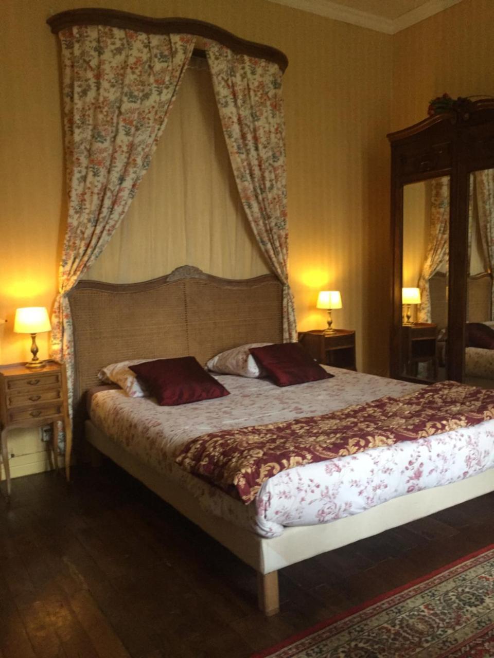 Chateau De Belle-Vue Bed & Breakfast Sainte-Cecile  ภายนอก รูปภาพ