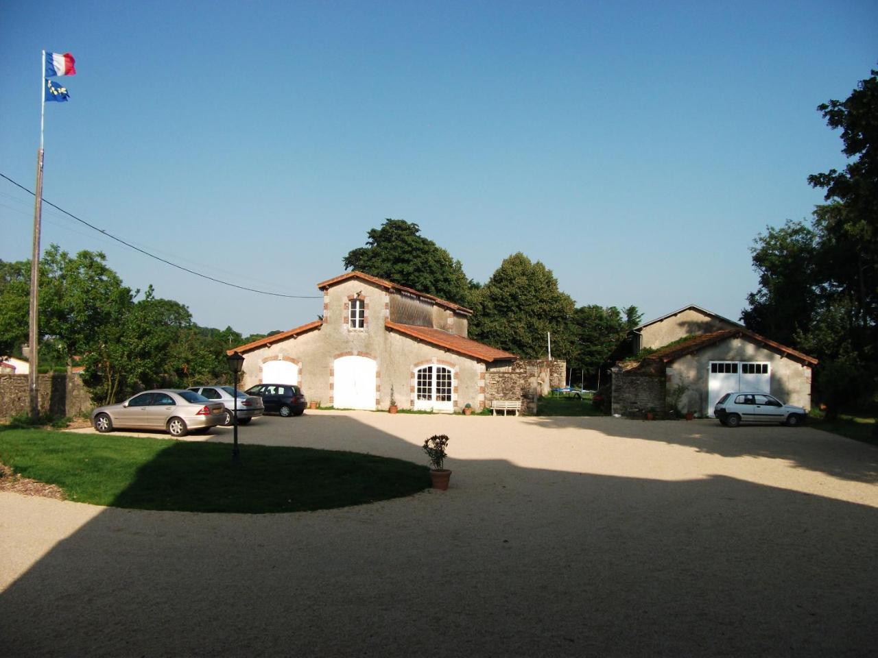 Chateau De Belle-Vue Bed & Breakfast Sainte-Cecile  ภายนอก รูปภาพ